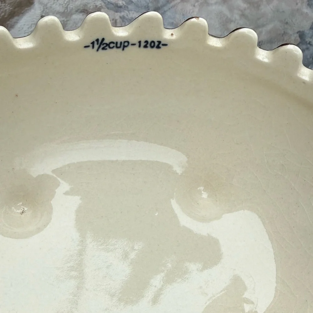 Set of 4 Ceramic Hedgehog Nesting measuring cups. Cream & Brown - Picture 6 of 10